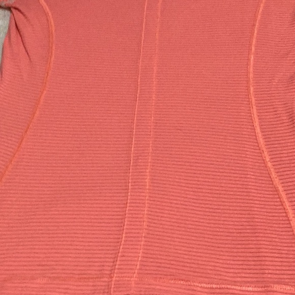 Lululemon athletica top size XS - Picture 8 of 9
